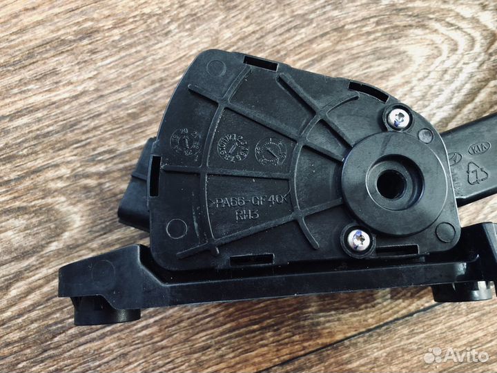 Педаль газа Hyundai Creta 32700-C9100