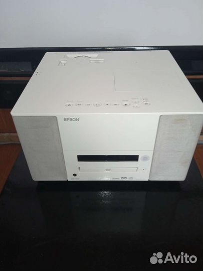 Мультимедийный проектор