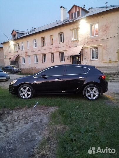 Opel Astra 1.6 МТ, 2013, 127 000 км