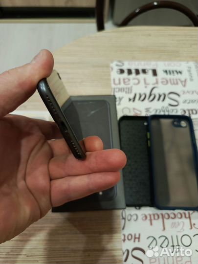 iPhone 8, 64 ГБ