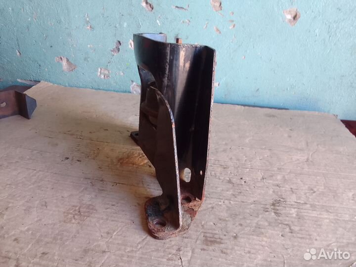 Кронштейн двигателя правый 1.3 Lifan Breez