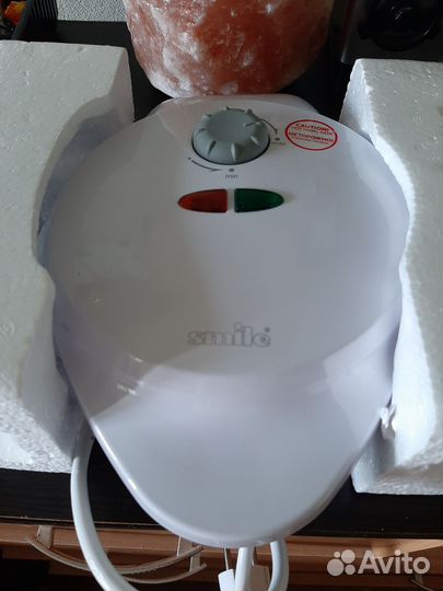 Электрическая вафельница новая