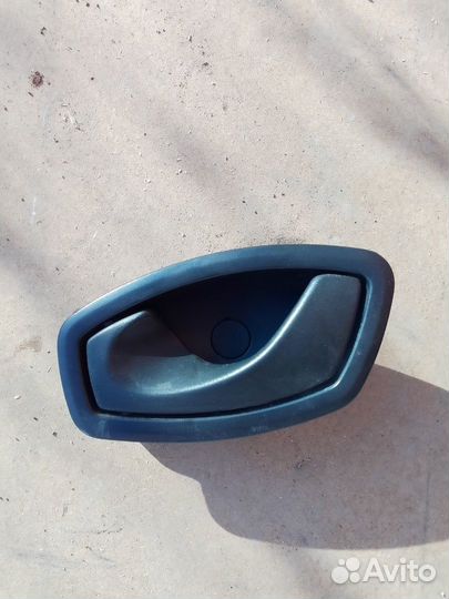 Внутренние ручки водительской двери LADA X-Ray