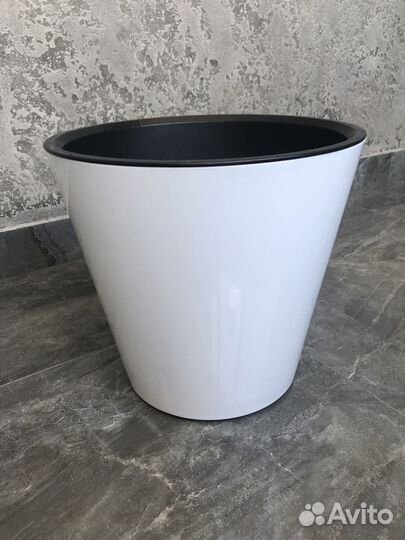 Горшки,опоры для комнатных растений и колба