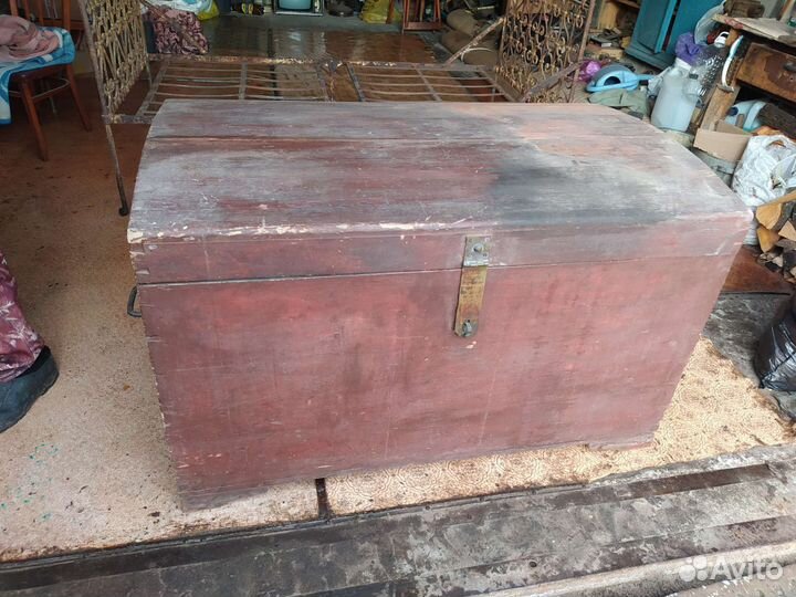 Сундук деревянный старинный