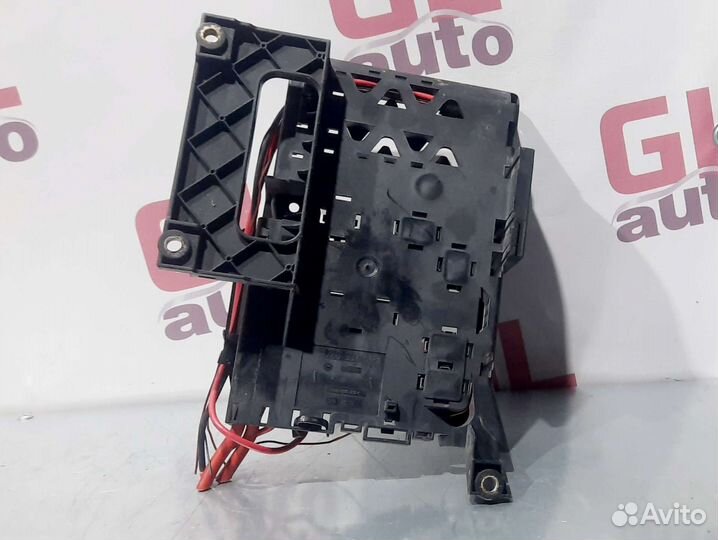 Блок предохранителей акб VW Touareg 7L