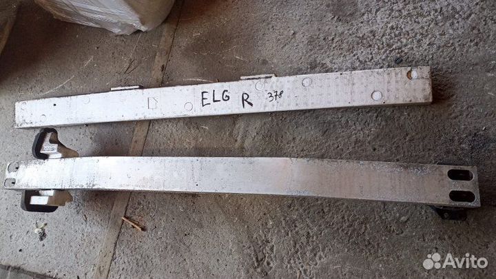 Жесткость бампера задний Nissan Elgrand PE52