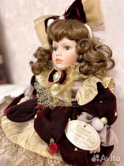 Фарфоровая куколка Leonardo Collection