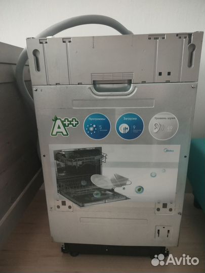 Встраиваемая посудомоечная машина Midea