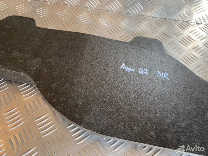 Накладка задняя правая Audi Q7 4M cvmd 2016