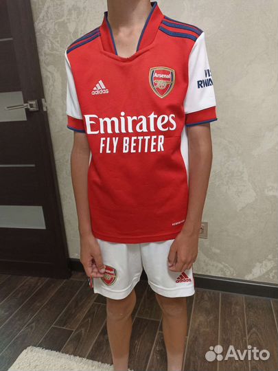 Две футбольные формы adidas оригинал, р. 140