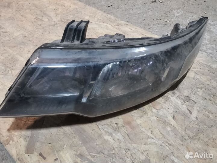 Фара левая Kia Ceed