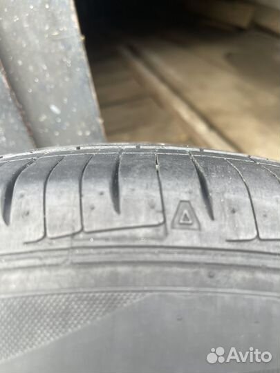 Nexen Classe Premiere 672 215/60 R17 96H