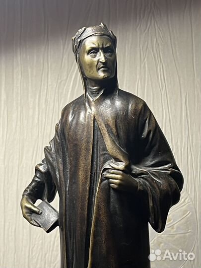Бронза Фигура