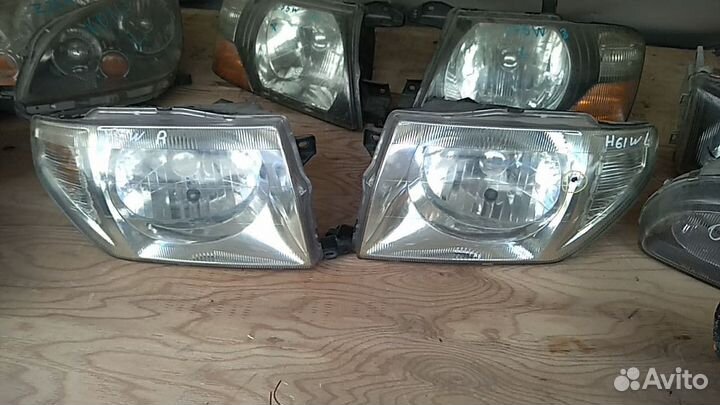 Фара Mitsubishi Pajero iO H76W 2002 из Японии