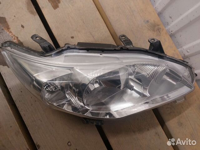 Фара правая Toyota Corolla 150 2010-12 рестайлинг