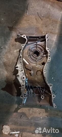 Крышка двигателя передняя Toyota Avensis 2 (T250)