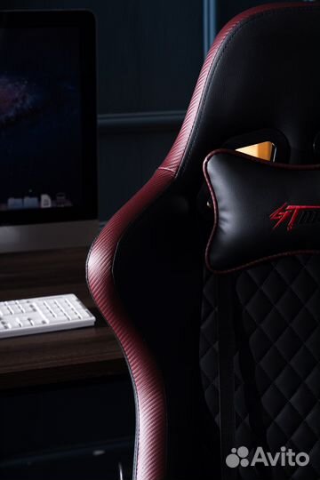 Игровое кресло черно-красное