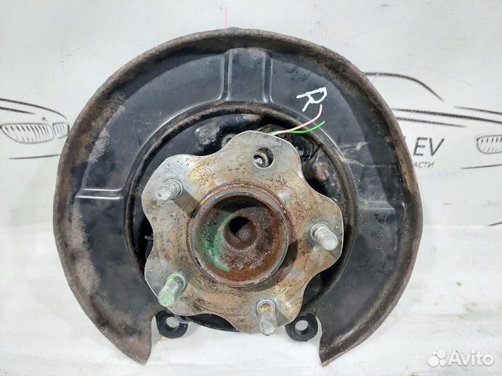 Ступица задняя правая с щитком Qashqai (J10) 2006