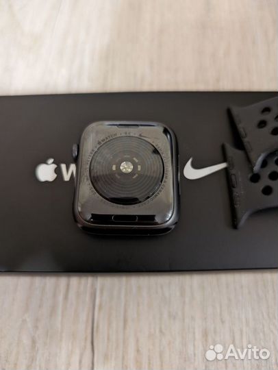 Apple watch se 44 mm (nike, черные)