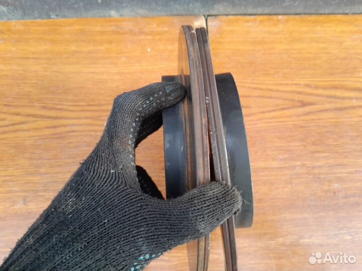 Диски тормозные задние Toyota Prius 30