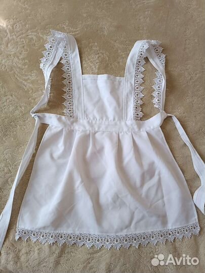 Белый школьный фартук