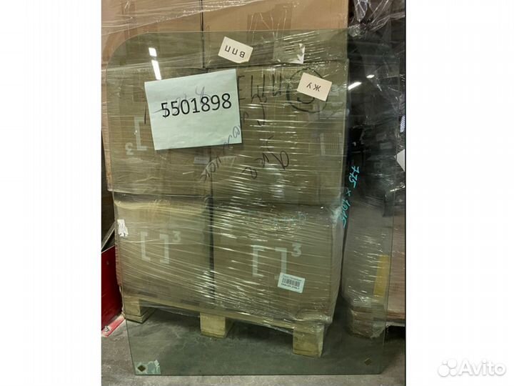 Стекло дверное левое нижнее John Deere