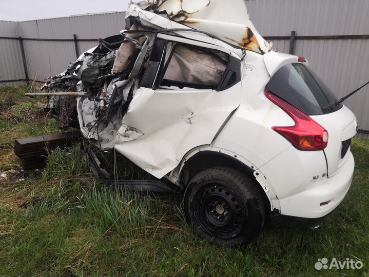 Nissan Juke 1.6 CVT, 2012, битый, 120 000 км