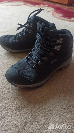 Треккинговые ботинки