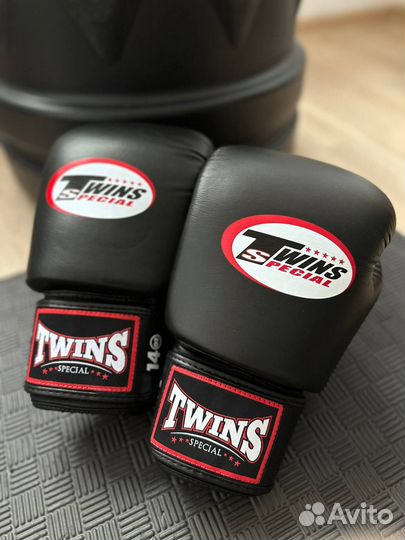 Боксерские перчатки Twins bgvl-3 black 14 oz