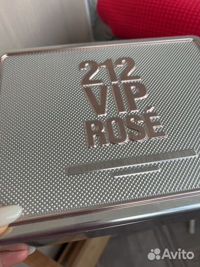 Парфюм 212 Vip rose Carolina Herrera