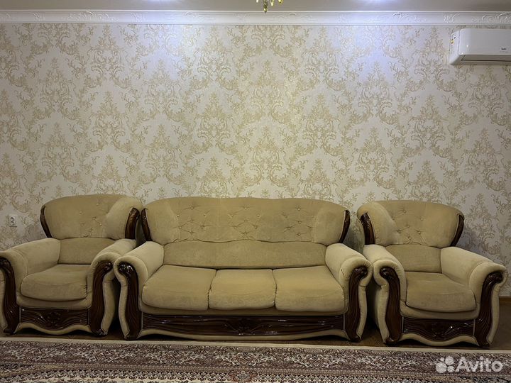 Диван и два кресла бу в хорошем состояние