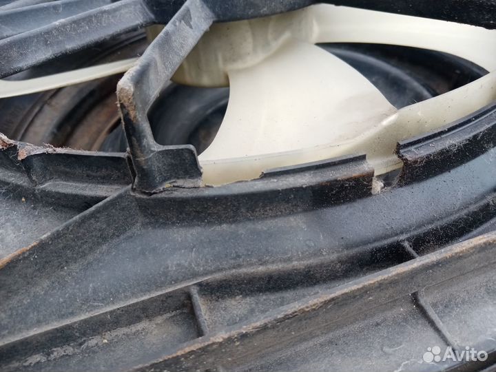 Вентилятор радиатора на Тойота Королла Е15/011 год