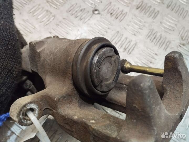 Суппорт задний левый Mitsubishi Space Star