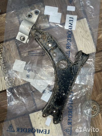 Рычаг подвески BSG 90-315-004