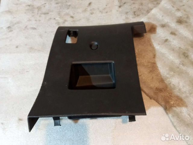 Крышка блока предохранителей Peugeot 307