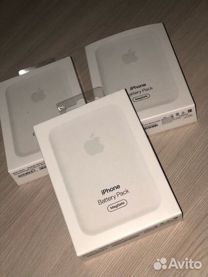 Повербанк apple