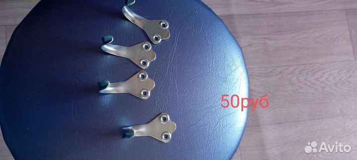 Крючок настенный