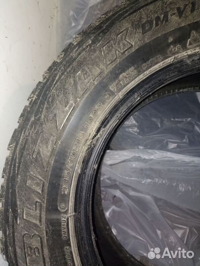 Bridgestone Blizzak DM-V1 235/60 R16 100