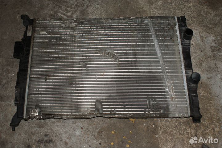 Радиатор охлаждения основной Nissan Qashqai J10