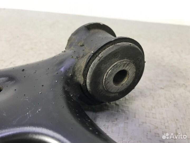 Рычаг подвески нижний передний левый Volkswagen