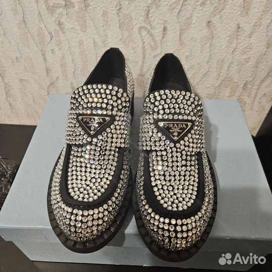 Prada satin crystal loafers женская обувь