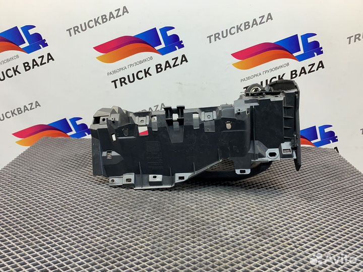 5010563820 Консоль панели приборов левая