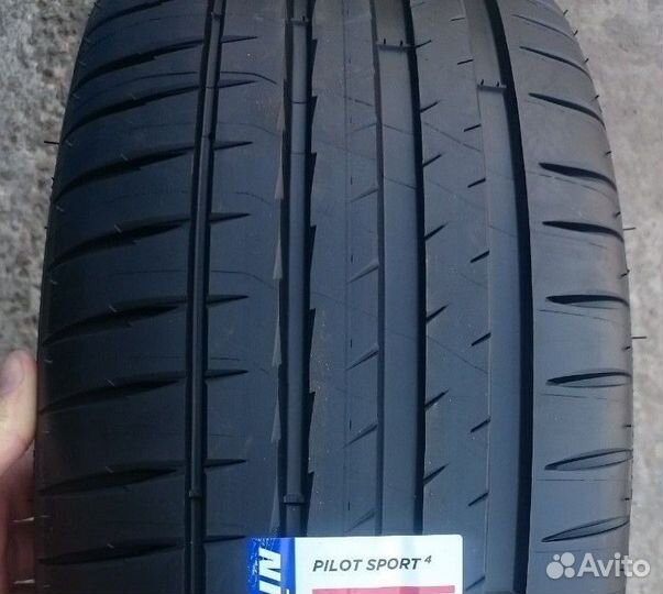 Michelin Pilot Sport 4 275/45 R19 108Y