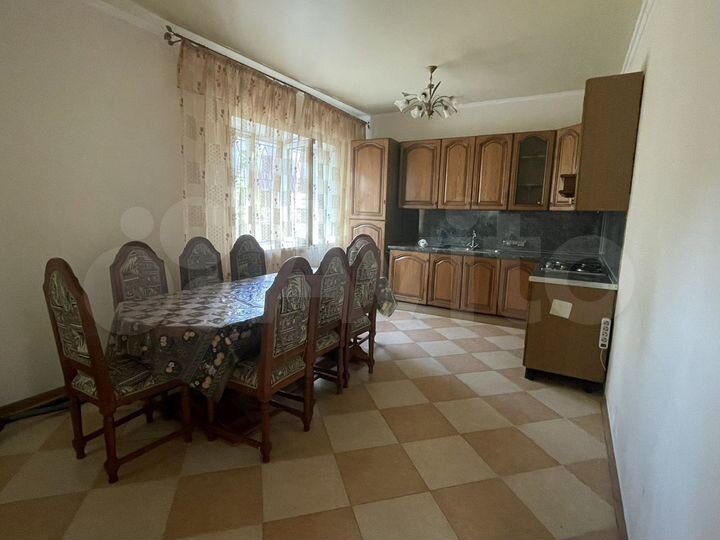 Дом 223 м² на участке 4 сот.