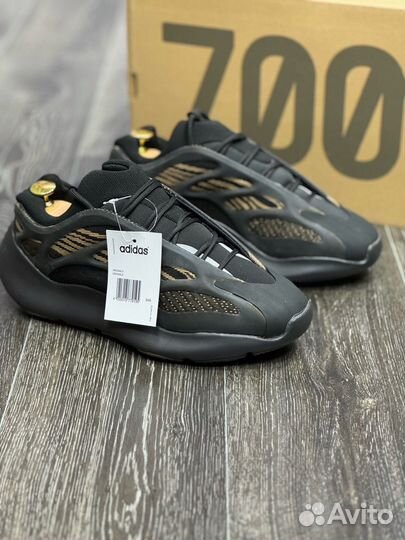 Кроссовки Adidas Yeezy boost 700