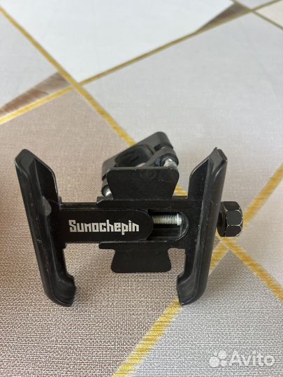 Держатель для телефона на мотоцикл