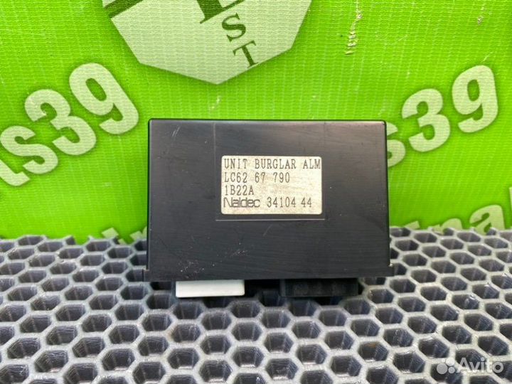 Блок управления Mazda Mpv LW5W GY-DE 2.5 2001