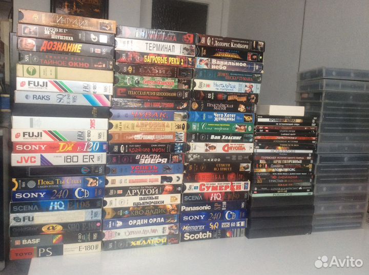 Видеокассеты с фильмами