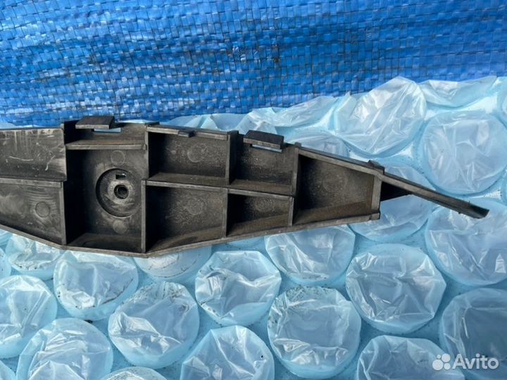 Кронштейн / крепление бампера передний левый Acura